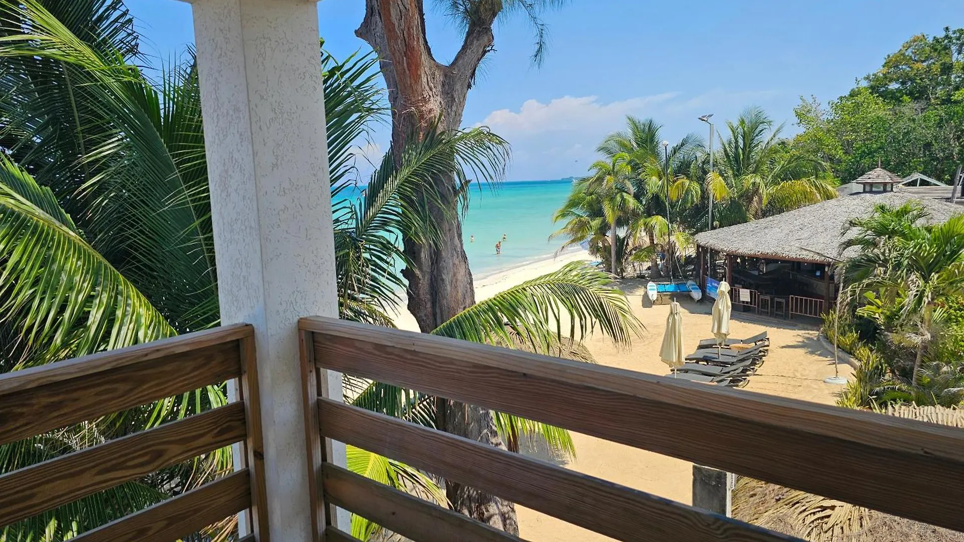 Hotel Roots Cafe Rooms Negril Giamaica