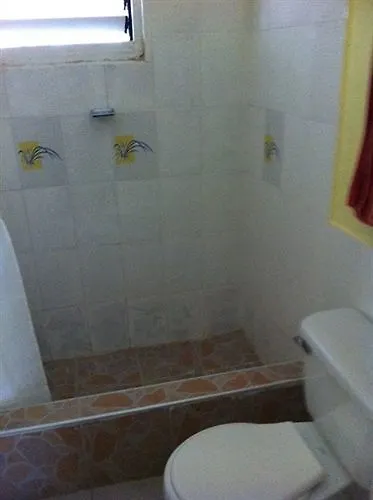 Roots Cafe Rooms Negril Giamaica